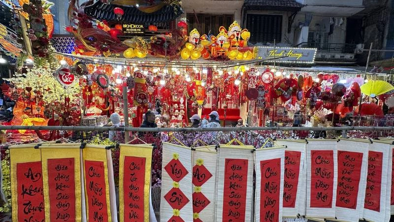 Cảm nhận không khí xuân bằng hình ảnh chợ ngày tết