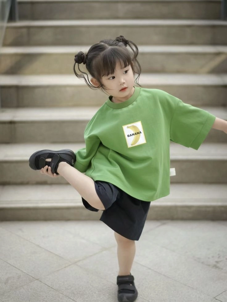 Đừng bỏ lỡ ảnh bé gái xinh đẹp với ánh nhìn ngọt ngào