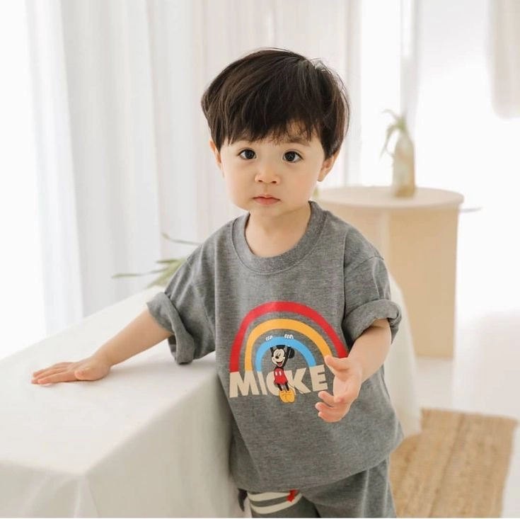 Đừng bỏ lỡ ảnh bé trai cute cực xinh và tự nhiên