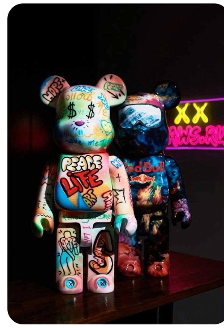 khung ảnh gấu bearbrick trang trí đẹp mắt cho ảnh cá nhân