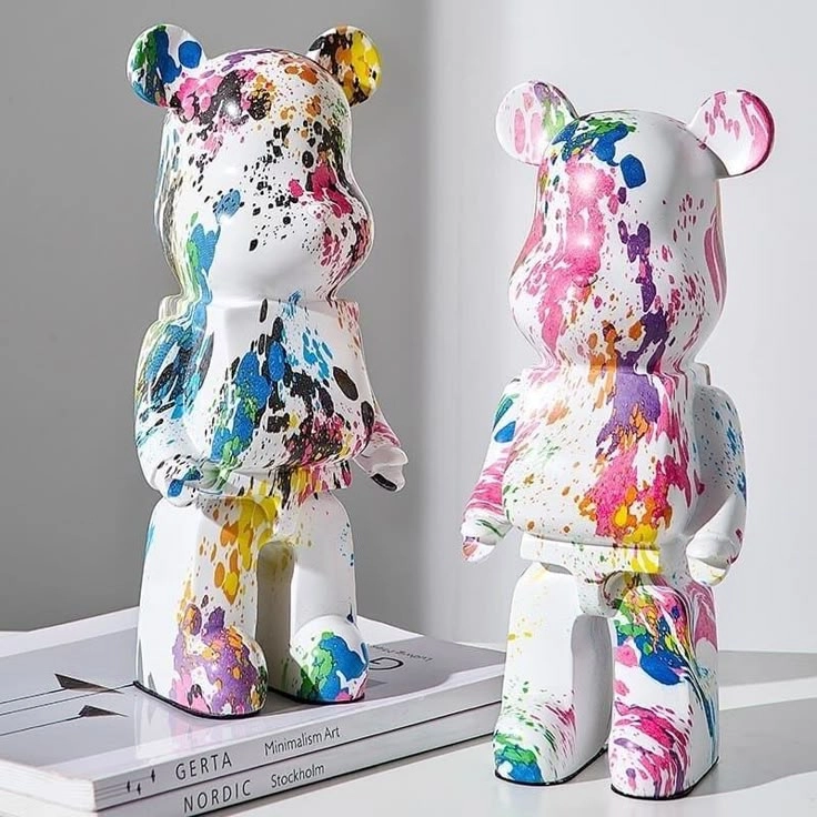 ảnh bearbrick làm hình nền tăng sự phá cách cho máy