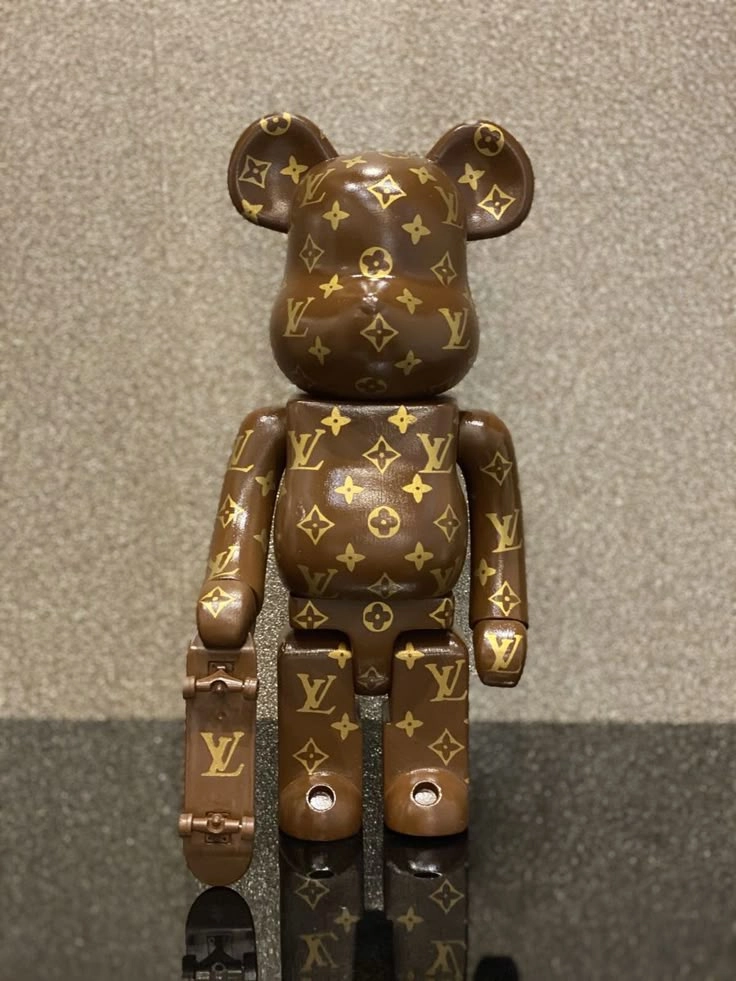 ảnh bearbrick lv thời thượng đầy phong cách