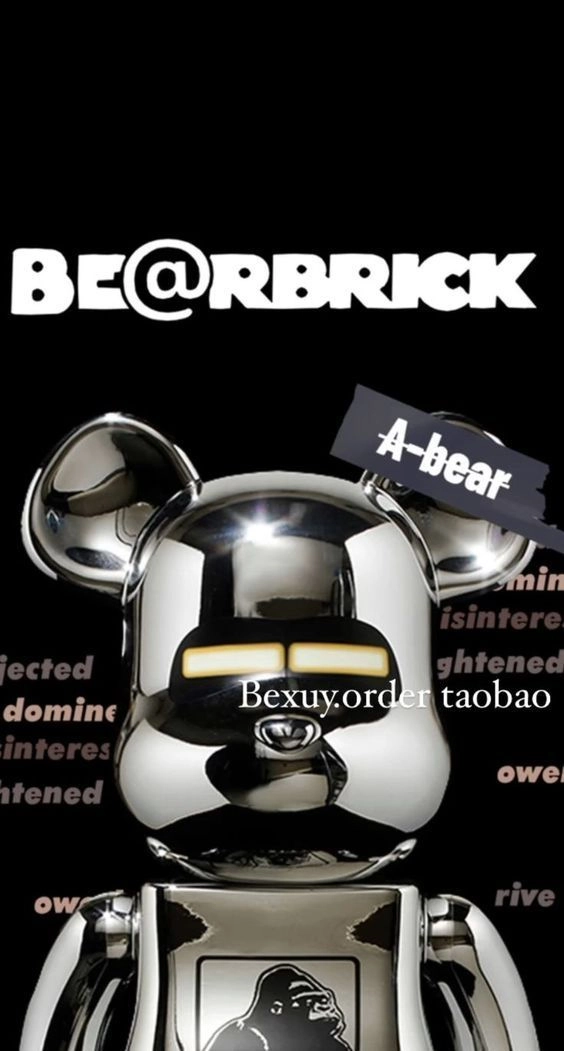 ảnh bearbrick đen trắng thích hợp cho phong cách tối giản