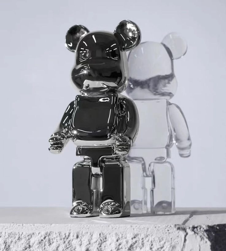 ảnh bearbrick trong suốt tăng chiều sâu cho ảnh nền