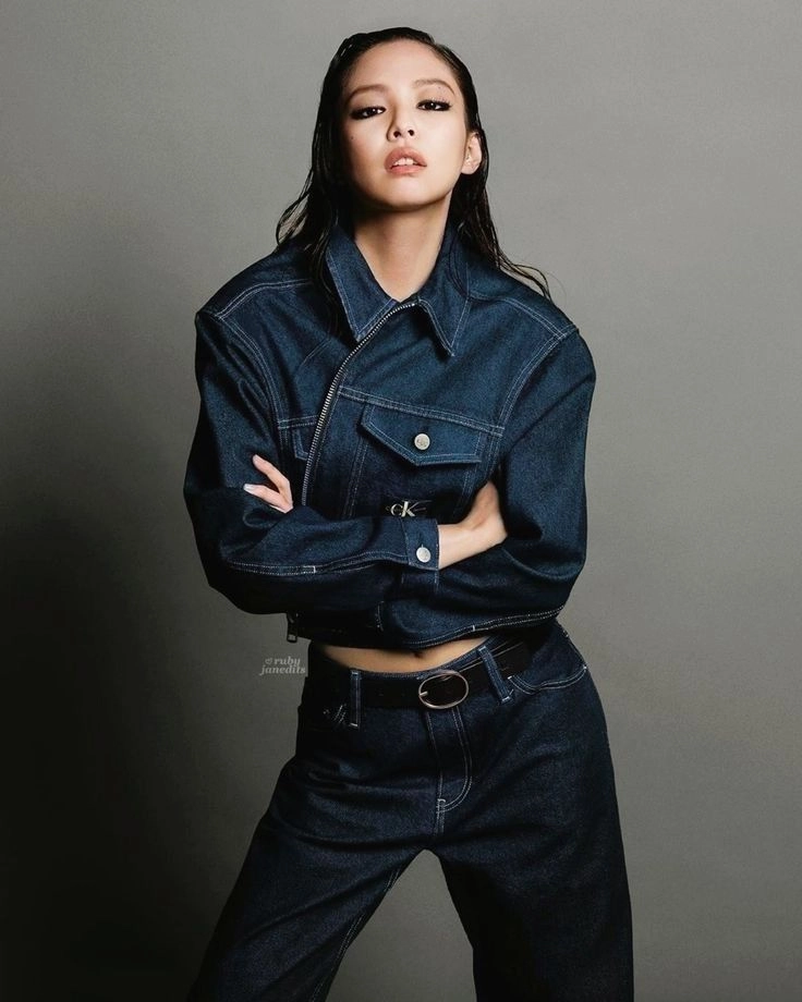 Phong cách hiện đại ở hình nền blackpink jennie