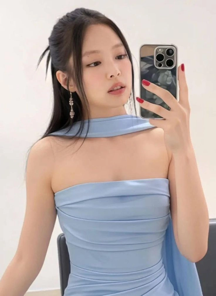 Vẻ đẹp ngây thơ ở hình jennie blackpink cute