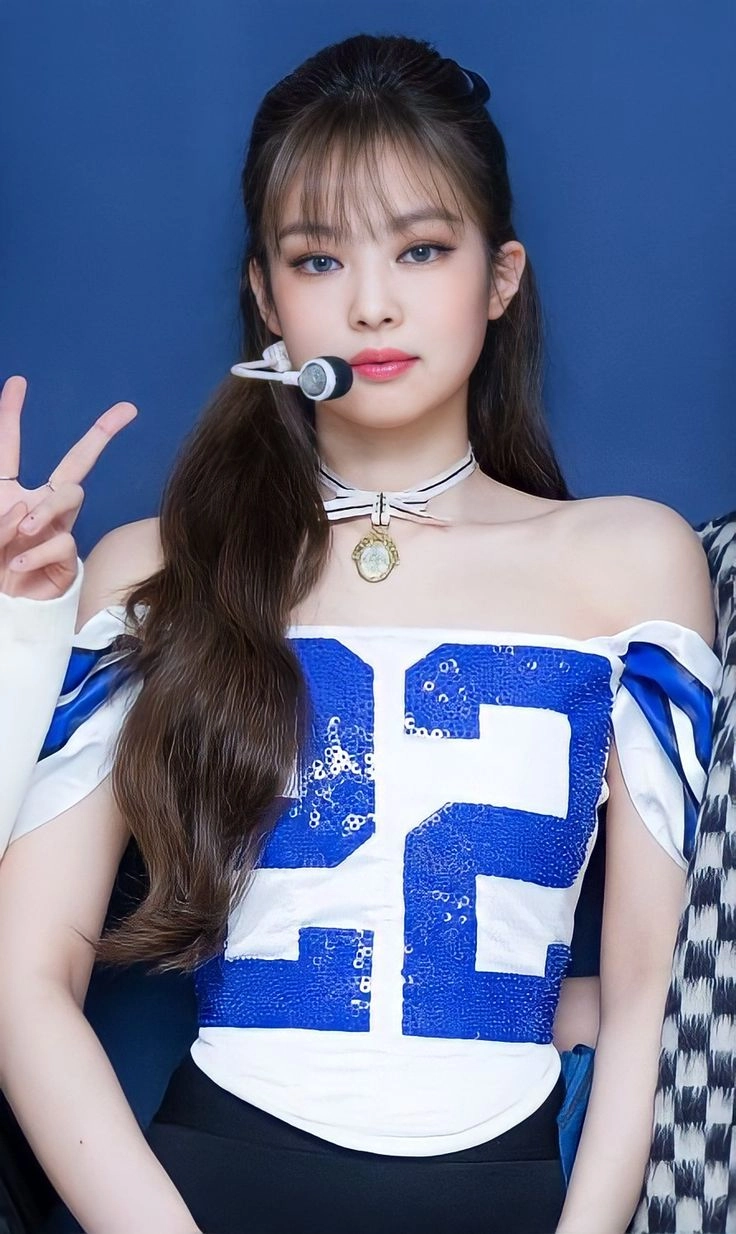 Ảnh nền ấn tượng với hình blackpink jennie cute