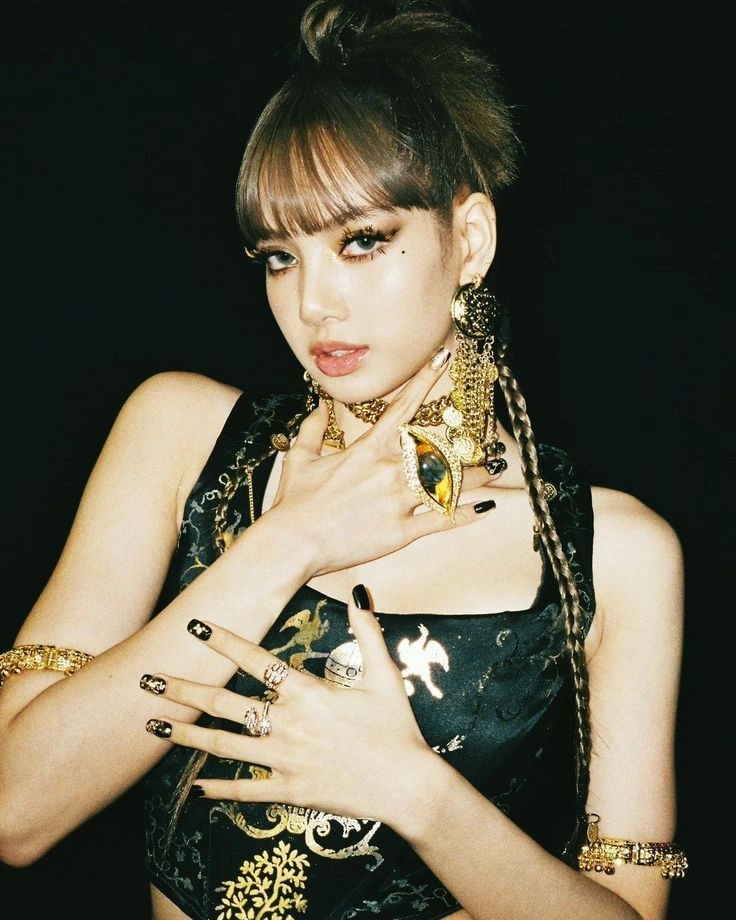 Vẻ quyến rũ trong từng hình ảnh lisa sexy