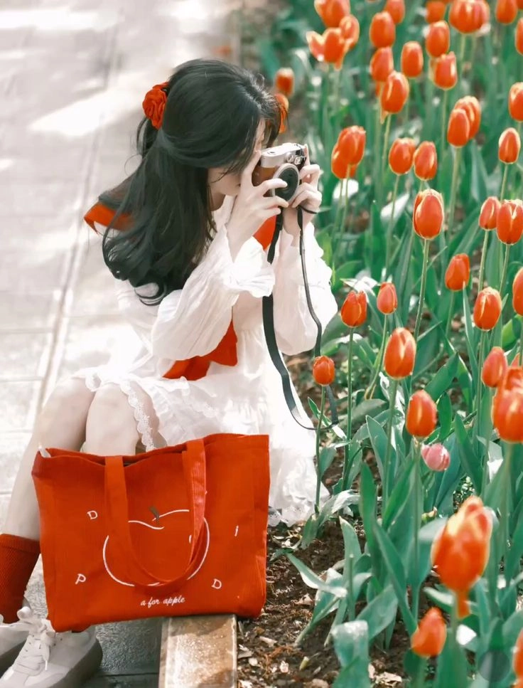 Nổi bật và tươi mới với ảnh nữ 2k12 đẹp che mặt xinh đẹp và dễ thương