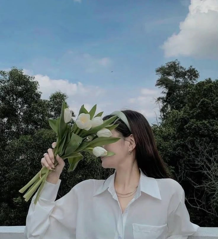 Chiêm ngưỡng ảnh nữ tóc dài che mặt mang đến vẻ đẹp thanh thoát