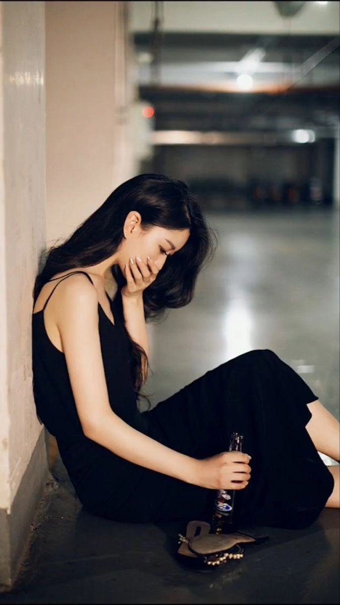 Chọn bộ hình ảnh buồn khóc cô đơn nữ cực kỳ ấn tượng