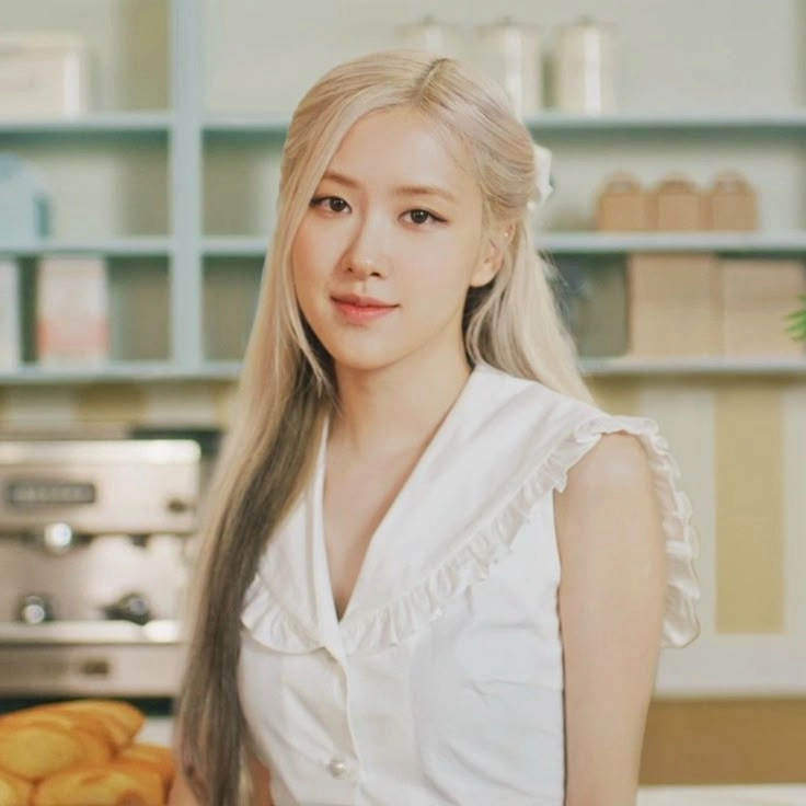 Phong cách ấn tượng trong rosé hình blackpinkPhong cách ấn tượng trong rosé hình blackpink