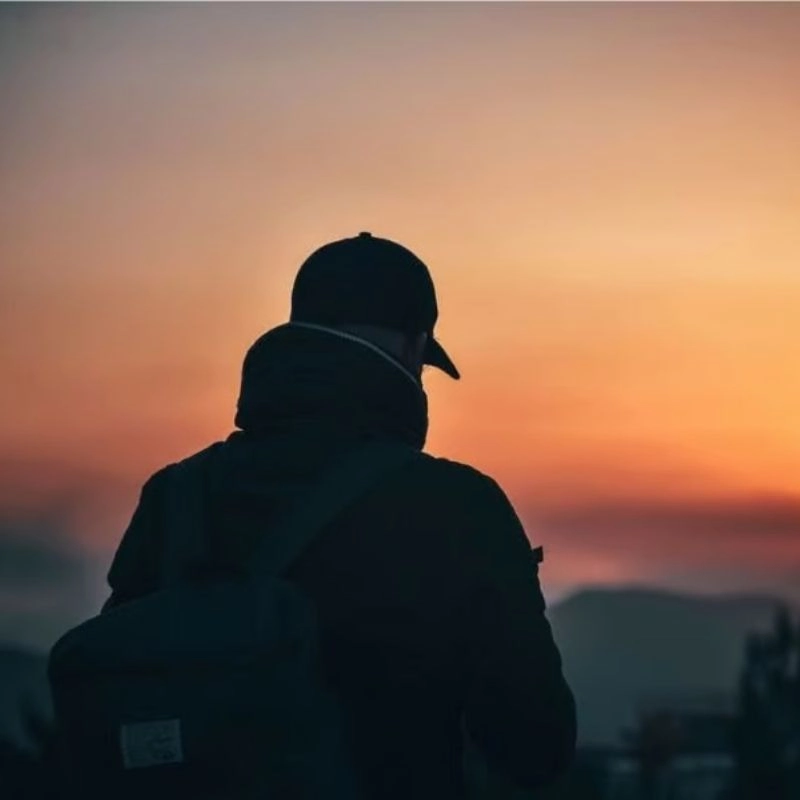 ảnh sadboiz khóc diễn tả sự yếu đuối sâu bên trong