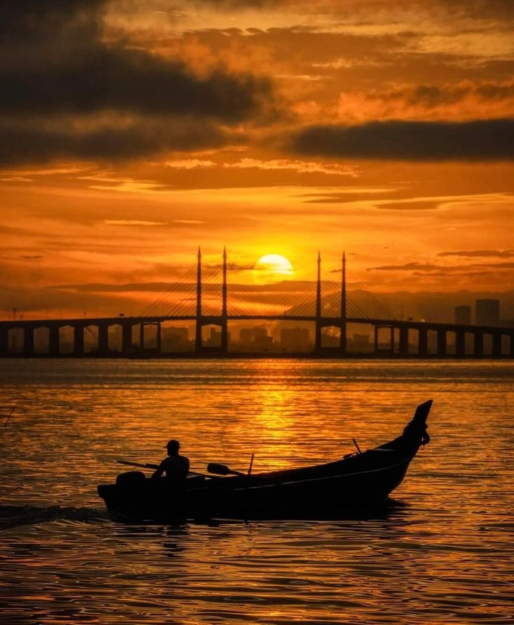 Bình dị trong mắt nhìn hình ảnh cái thuyền