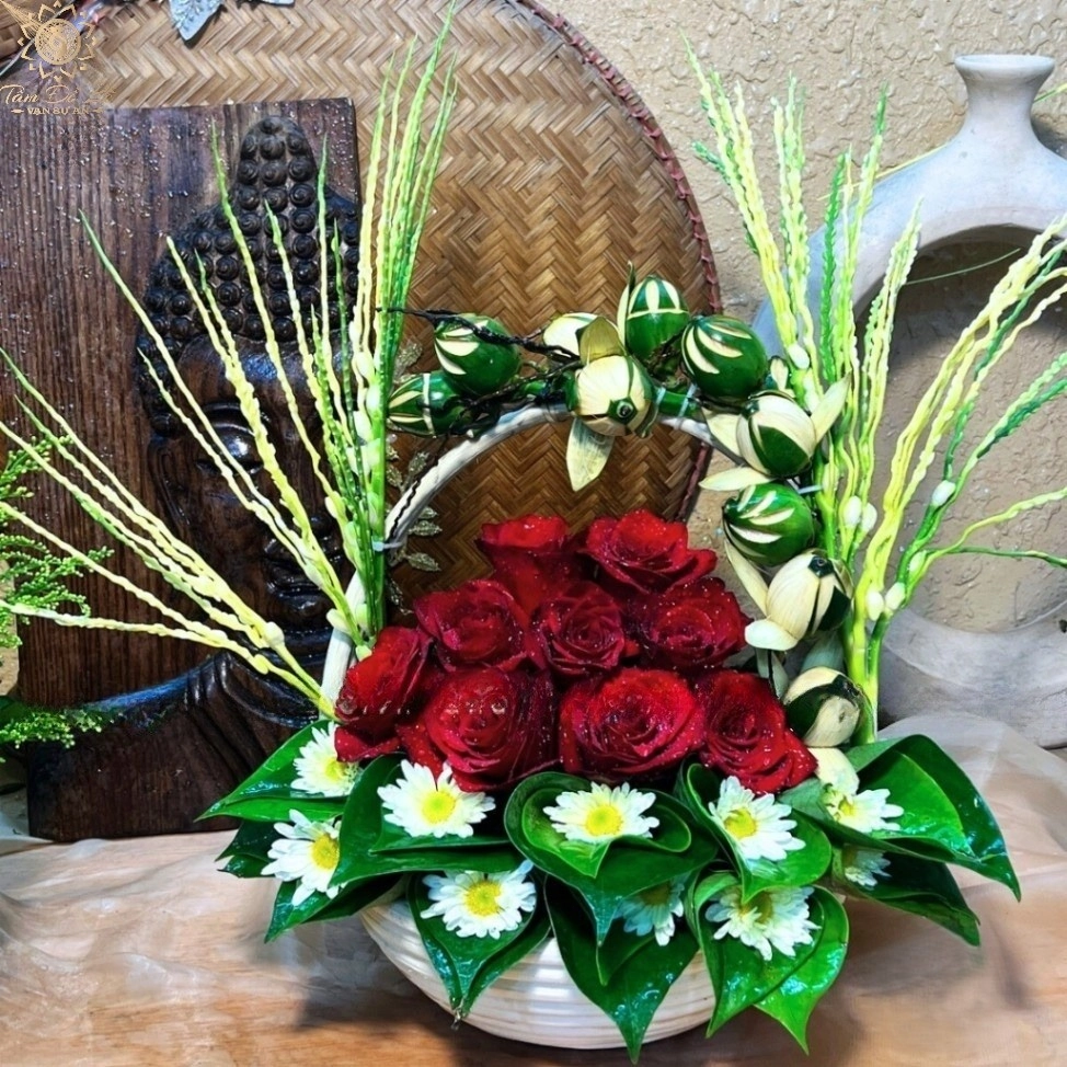 Không gian thanh bình nổi bật với hoa cau vườn