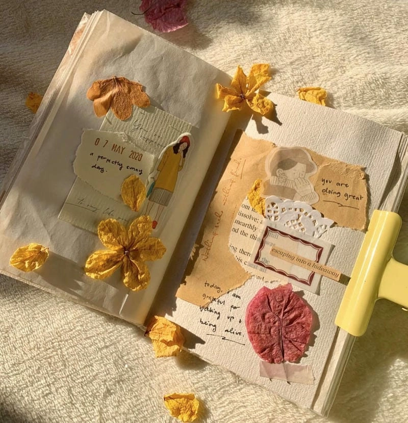 Tự làm trang trí bìa sổ handmade đẹp và độc đáo