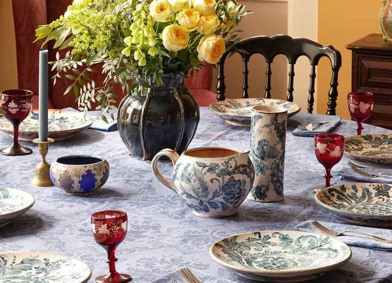 Tôn vinh không gian sống nhờ trang trí gốm sứ tinh xảo