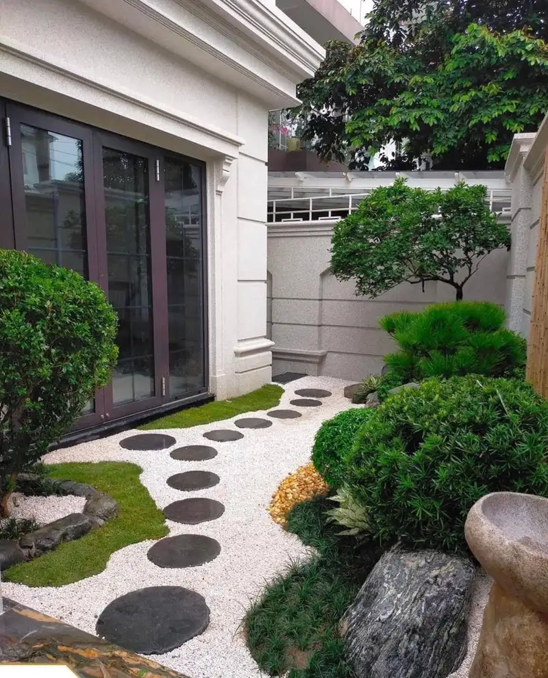 Lối đi đẹp trong sân vườn thu hút ánh nhìn và dễ dàng di chuyển