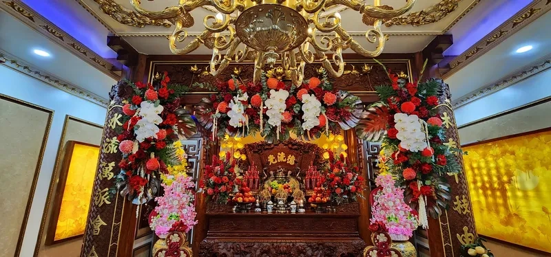 Mẫu trang trí phòng thờ trang trọng